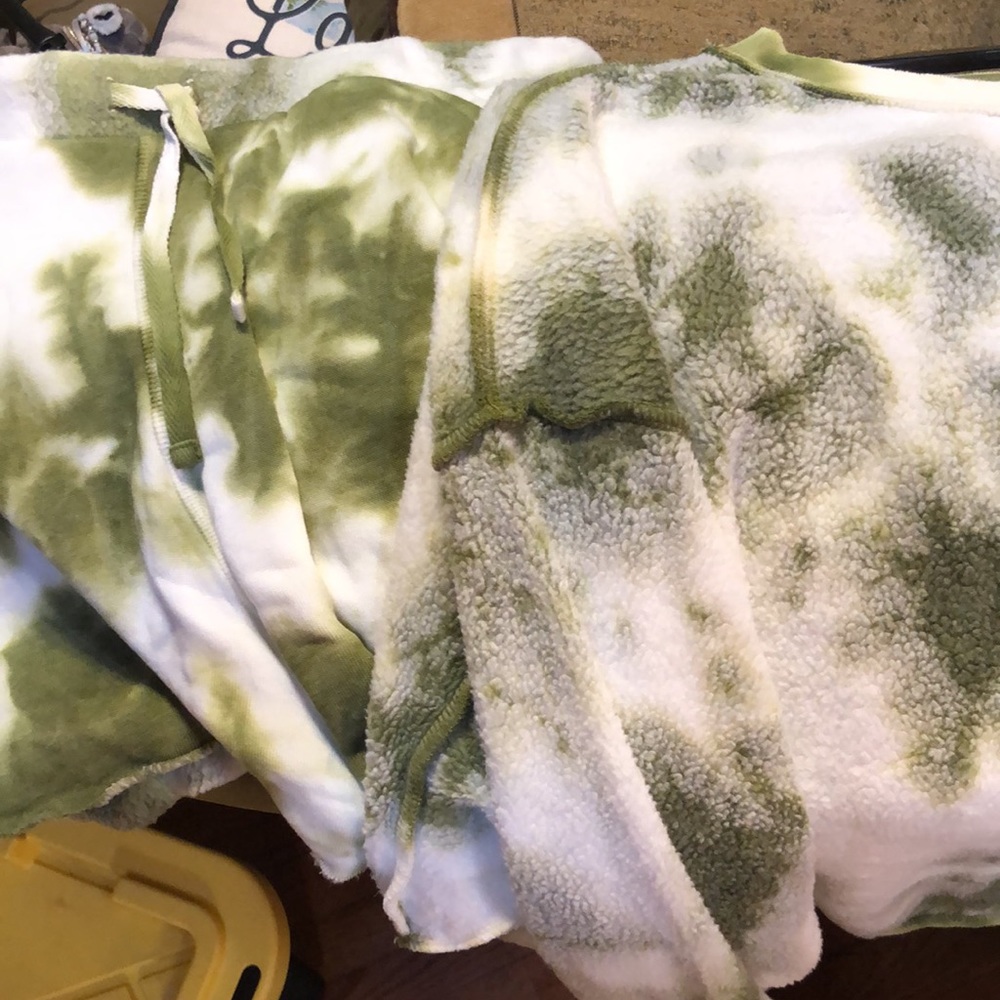Free People Kelly Washed Tie Dye Lounge Set Medium Green Matching Sweats 🤩 F5 - Picture 9 of 10